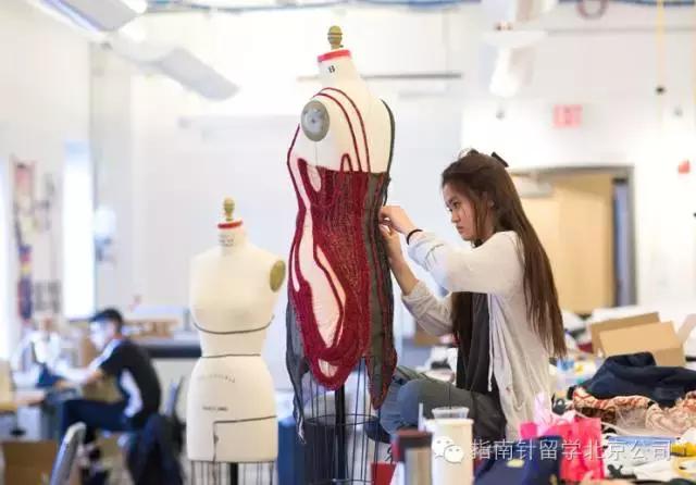美国留学热门专业申请指南：服装设计专业全面解析