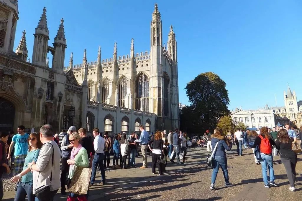 英国留学法律专业详解及Top10申请要求汇总，助你轻松留学英国